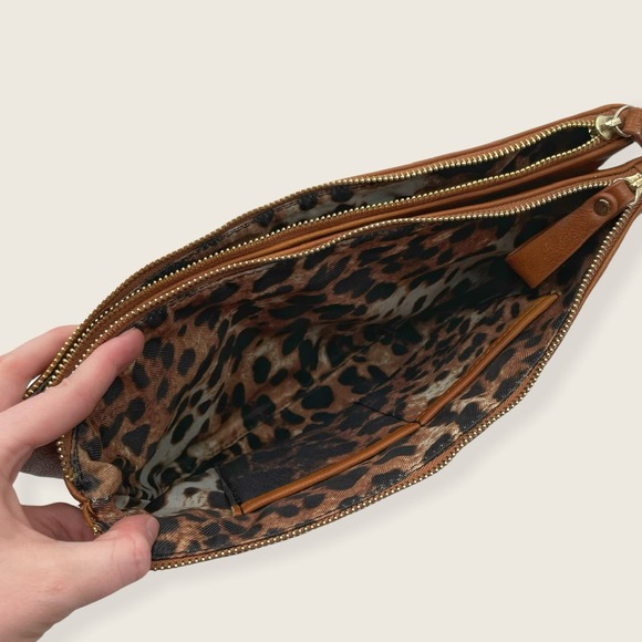 Chico’s Jamie Double Zip Clutch Bag Distressed Brown Vegan PU Gold Tone Grommets - Picture 8 of 10